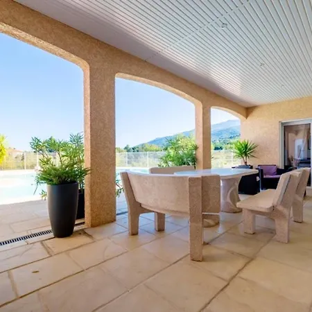 Maison Conviviale A Montesquieu-des-alberes Avec Piscine Partagee