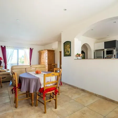 Holiday home Maison Conviviale A Montesquieu-des-alberes Avec Piscine Partagee