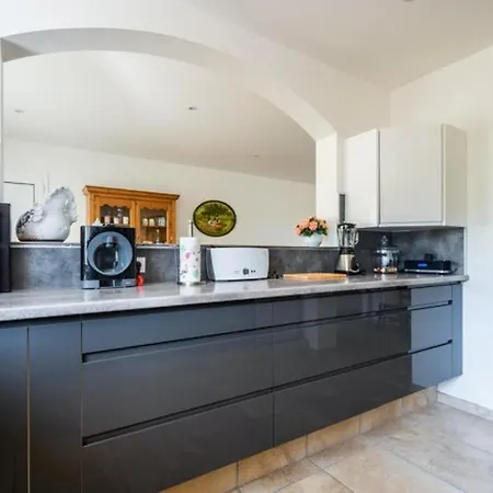 Maison Conviviale A Montesquieu-des-alberes Avec Piscine Partagee Holiday home